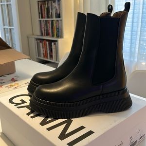 Ganni Creepers Mid-Chelsea Boots. Size 39.